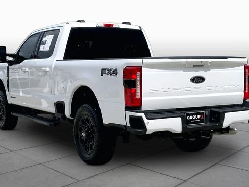 Used 2024 Ford F250 Lariat w/ Black Appearance Package AWD/4WD image 12
