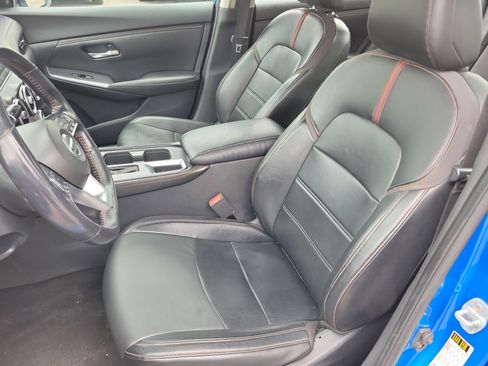 Used 2021 Nissan Sentra SR w/ SR Premium Package FWD image 4