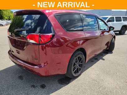 Used 2020 Chrysler Pacifica Touring-L w/ Advanced Safetytec Group