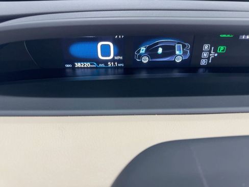 Used 2018 Toyota Prius Four image 16