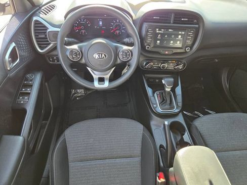Used 2021 Kia Soul S FWD image 17