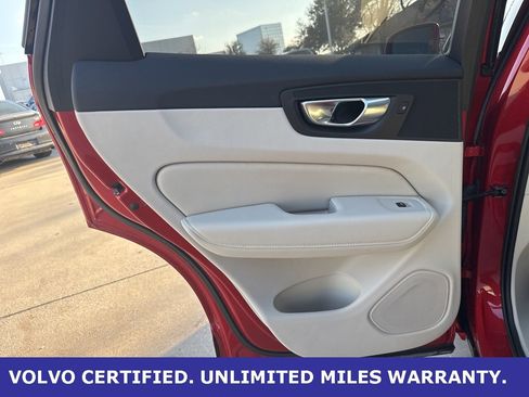 Certified 2023 Volvo XC60 B5 Ultimate w/ Climate Package image 17