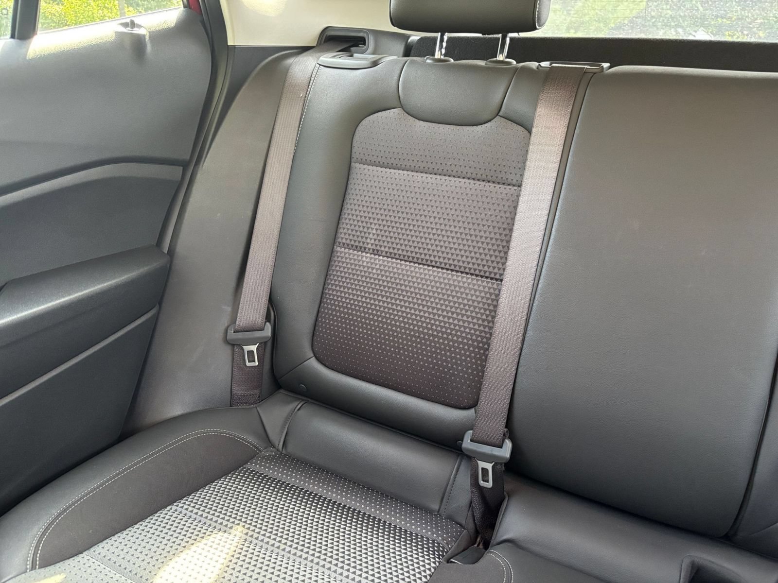 Used 2025 Chevrolet Trax LT FWD image 37