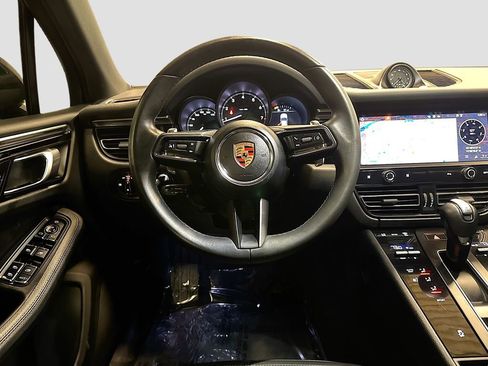 Used 2022 Porsche Macan image 27