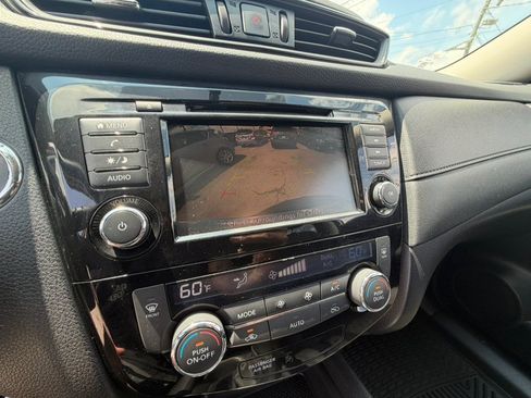 Used 2018 Nissan Rogue SV AWD/4WD image 13