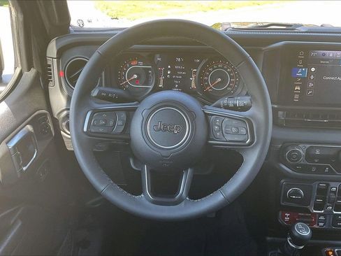 Certified 2025 Jeep Wrangler Unlimited Rubicon image 10