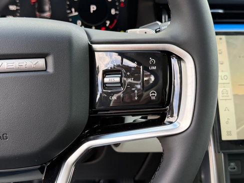 New 2025 Land Rover Discovery Sport S image 19