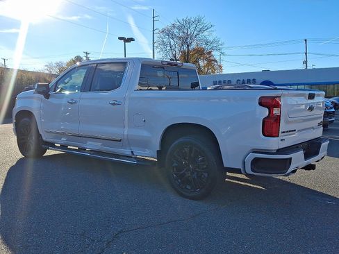 Used 2023 Chevrolet Silverado 1500 High Country w/ High Country Premium Package image 4