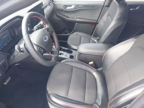 Certified 2023 Ford Escape ST-Line w/ Tech Pack #1 AWD/4WD image 6
