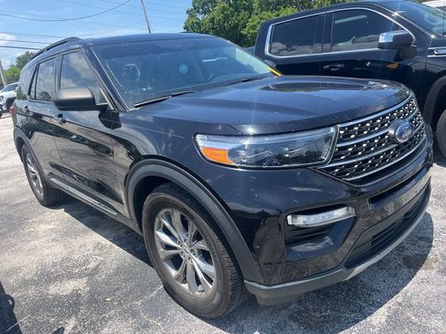 Used 2022 Ford Explorer XLT w/ Equipment Group 202A RWD image 3