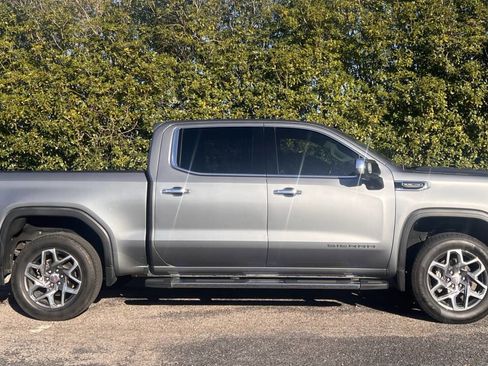 Used 2021 GMC Sierra 1500 SLT w/ SLT Premium Package image 11