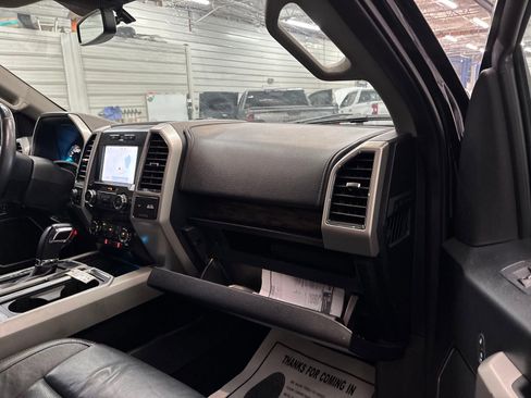 Used 2019 Ford F150 Lariat image 29