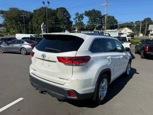 Used 2018 Toyota Highlander Limited AWD/4WD image 3