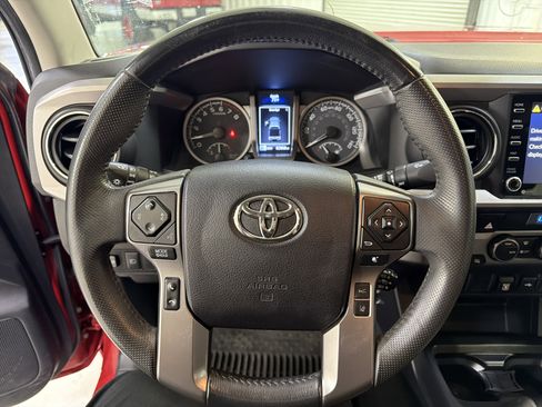 Used 2021 Toyota Tacoma SR5 w/ Technology Package image 15