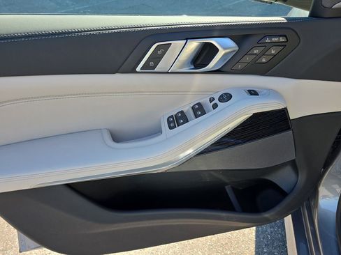 New 2026 BMW X7 M60i image 11