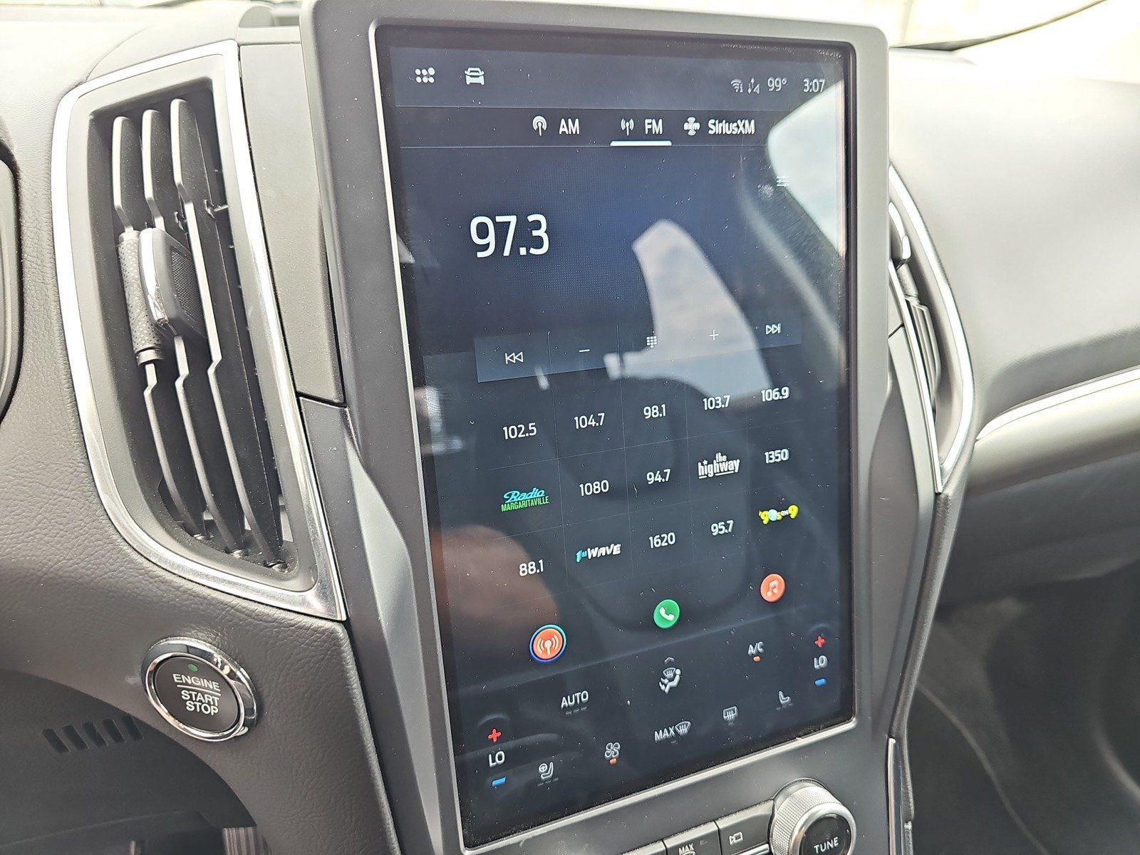 Used 2023 Ford Edge Titanium AWD/4WD image 23