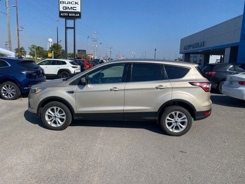 Used 2017 Ford Escape SE w/ SE Cold Weather Package image 3