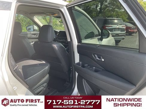 Used 2022 Nissan Pathfinder SL AWD/4WD image 11