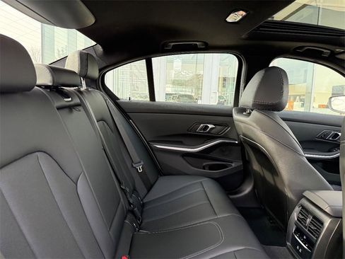 Used 2025 BMW 330i xDrive Sedan image 9