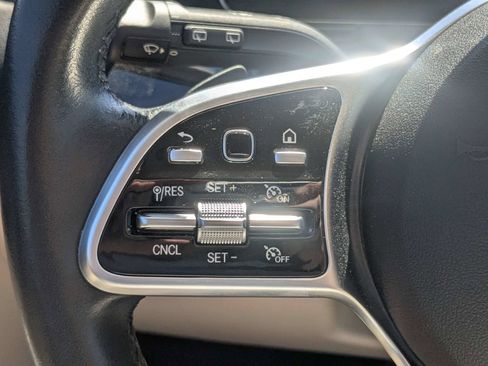Used 2021 Mercedes-Benz GLA 250 4MATIC w/ Premium Package image 27