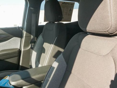 Used 2024 Chevrolet TrailBlazer LS w/ LS Convenience Package image 17