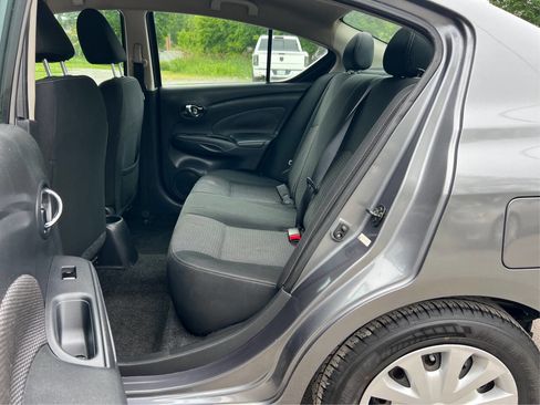 Used 2019 Nissan Versa SV FWD image 10