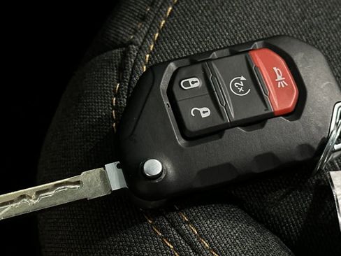 Used 2025 Jeep Wrangler Sahara w/ Safety Group image 27