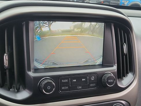 Used 2015 Chevrolet Colorado Z71 AWD/4WD image 17