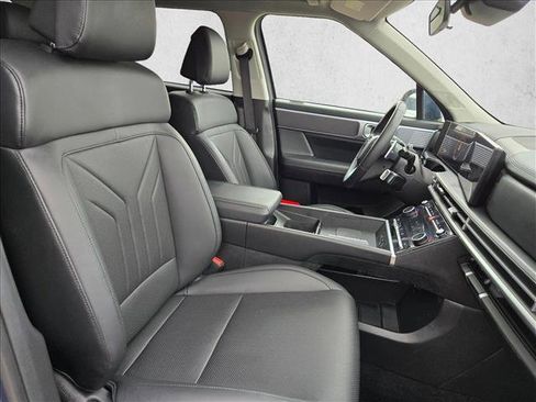 Used 2025 Hyundai Santa Fe SEL FWD image 19