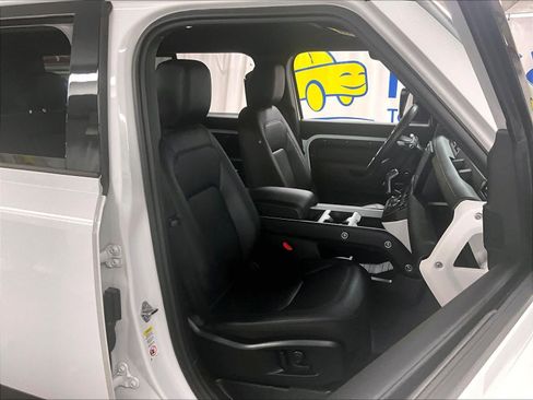 Used 2025 Land Rover Defender 110 S image 11
