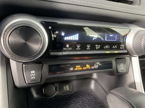 Used 2025 Toyota RAV4 LE AWD/4WD image 22