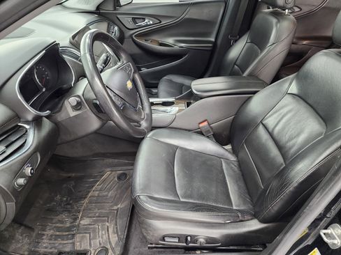 Used 2017 Chevrolet Malibu Premier w/ Premier Sun and Wheel Package image 8