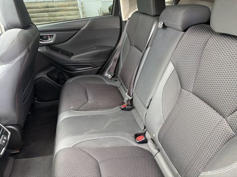 Used 2020 Subaru Forester Premium image 11
