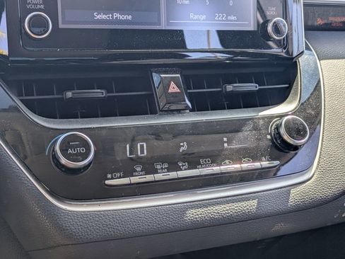 Used 2020 Toyota Corolla LE image 12