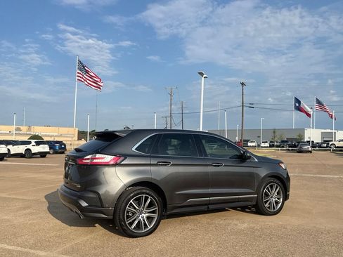 Used 2019 Ford Edge Titanium w/ Equipment Group 301A FWD image 25