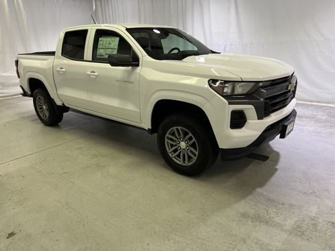 Used 2026 Chevrolet Colorado LT w/ Advanced Trailering Package RWD image 2