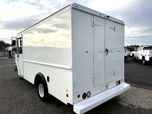 Used 2017 Ford E-350 and Econoline 350 Super Duty w/ A/C Prep Package image 8