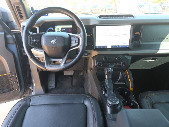 Used 2023 Ford Bronco Badlands w/ Sasquatch Package AWD/4WD image 7