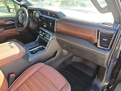 Certified 2024 GMC Sierra 2500 Denali Ultimate image 31