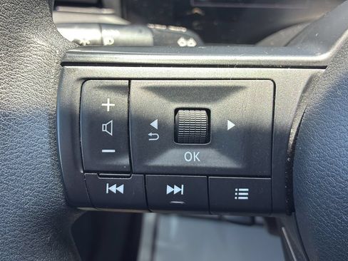 Used 2025 Nissan Kicks S FWD image 28