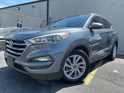 Used 2016 Hyundai Tucson SE w/ Option Group 02 FWD image 2