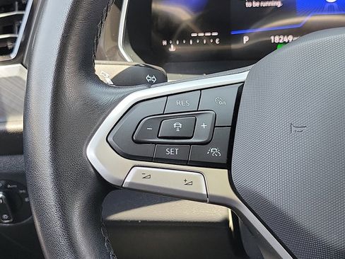 Used 2024 Volkswagen Jetta SE image 5