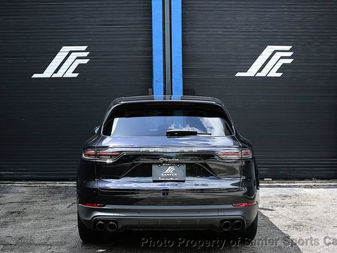 Used 2022 Porsche Cayenne Platinum Edition AWD/4WD image 7