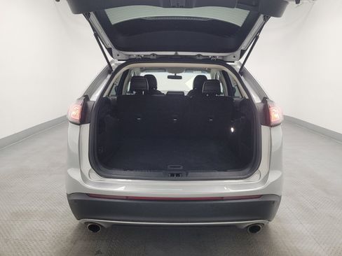 Used 2018 Ford Edge SEL w/ Equipment Group 201A FWD image 29