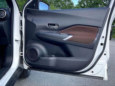 Used 2024 Nissan Kicks SR FWD image 11