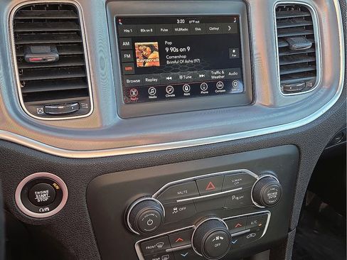 Used 2022 Dodge Charger SXT image 25