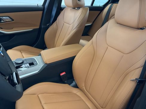 Used 2025 BMW 330i xDrive Sedan w/ Premium Package image 11