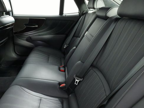 Used 2021 Lexus LS 500 AWD w/ Interior Upgrade Package image 37