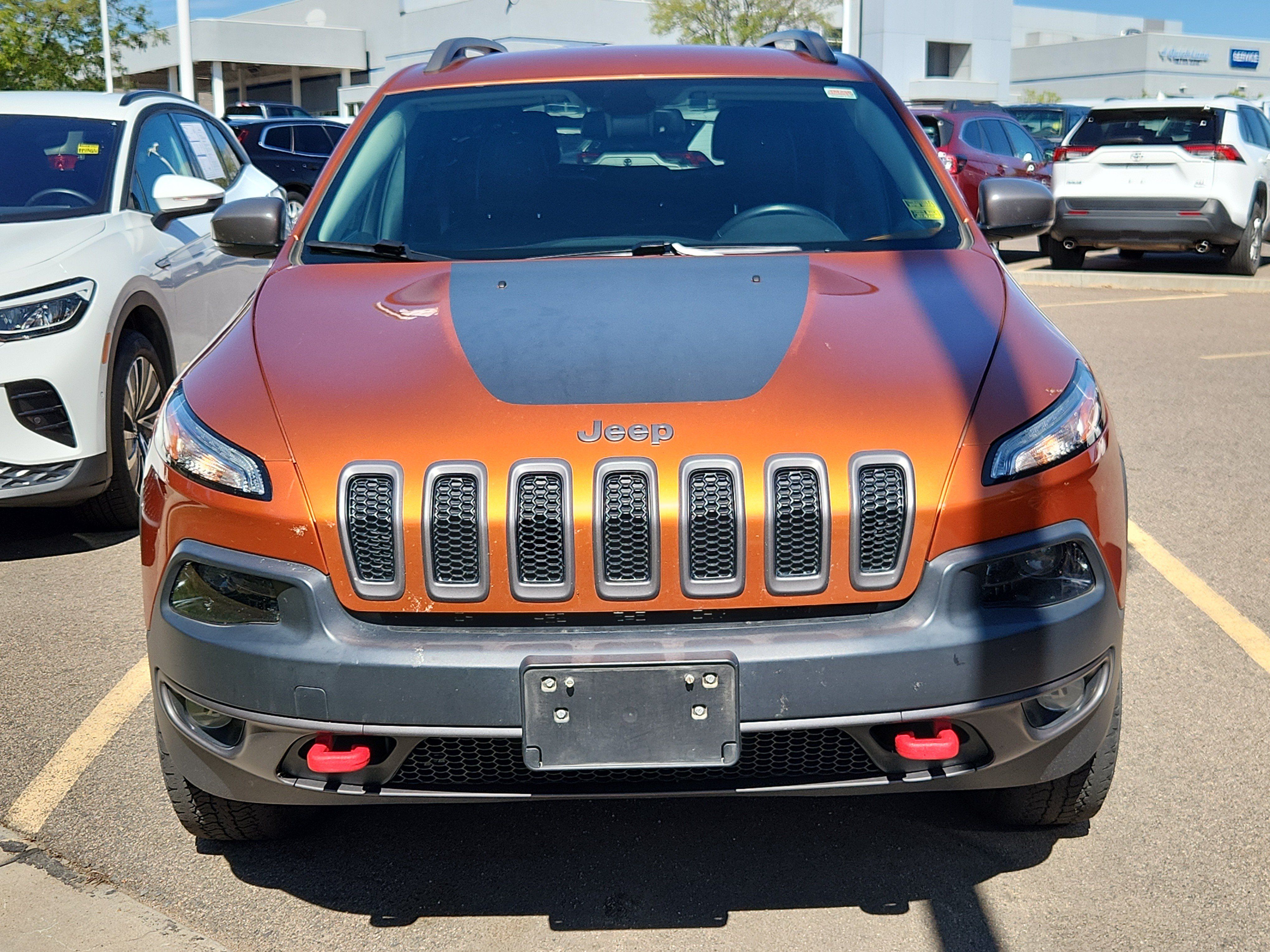 Used 2016 Jeep Cherokee Trailhawk w/ Comfort/Convenience Group AWD/4WD image 2
