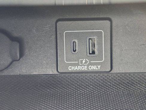 Used 2020 Nissan Pathfinder SL AWD/4WD image 5